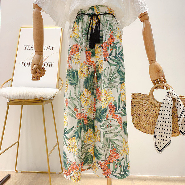 Pantaloni largi de dama cu model floral