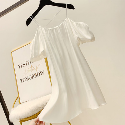 Női ruha csupasz vállval, fehér és fekete színben