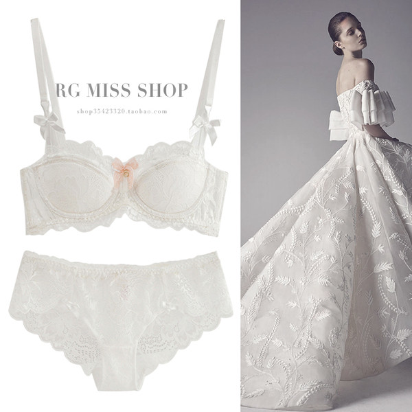 Set intim de dama din doua parti cu dantela si panglica in patru culori