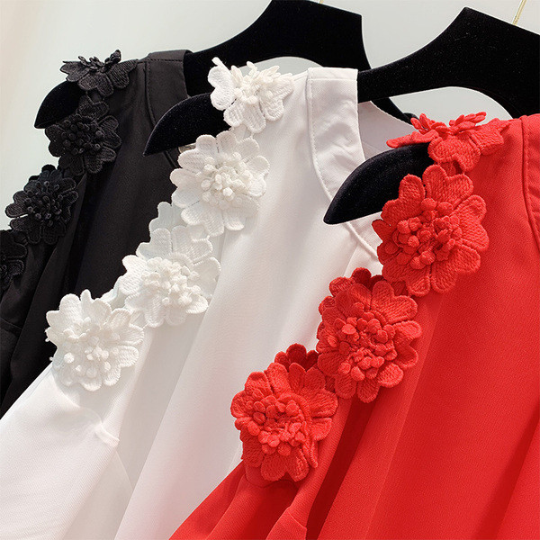 Cămașă elegantă de damă, cu decolteu O și flori cu elemente 3D