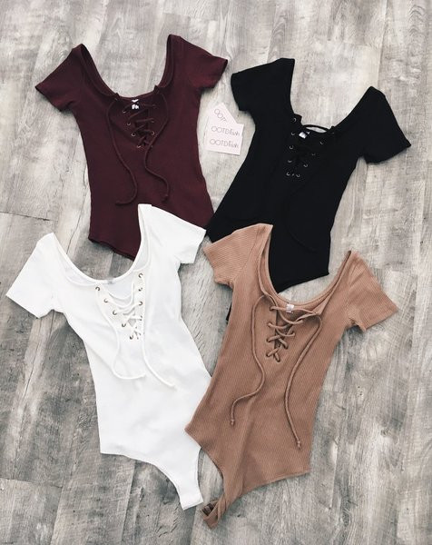 Tricou de dama modern cu cravate in patru culori