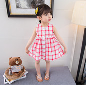 Gyermek kockás ruha modell, gombokkal