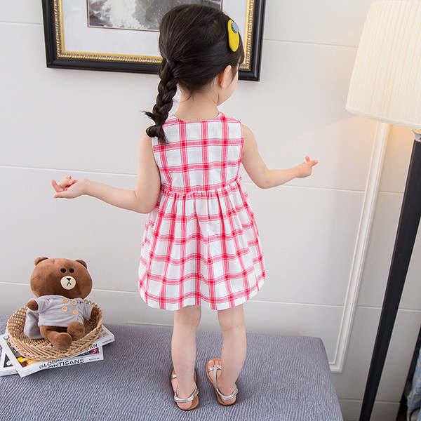 Gyermek kockás ruha modell, gombokkal
