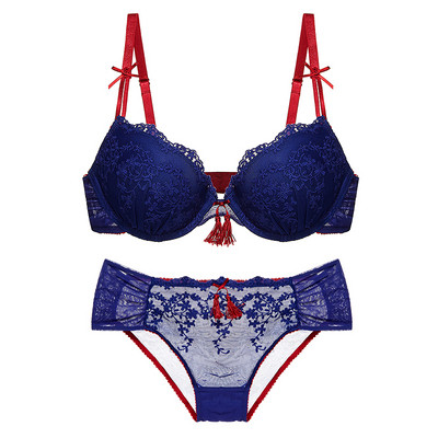 Set de dama modern din doua parti in trei culori cu ciucuri