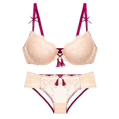 Set de dama modern din doua parti in trei culori cu ciucuri