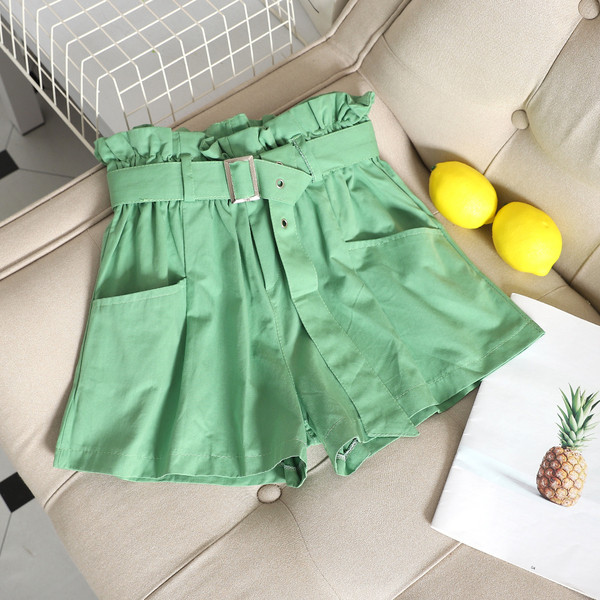 Női rövidnadrág széles modell különböző színekben