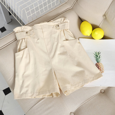 Modern női rövidnadrág zsebekkel, többféle színben