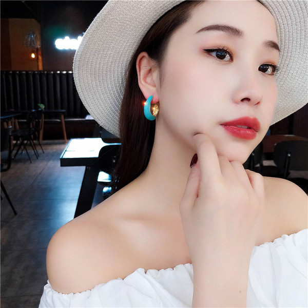 Cercei moderni de dama in galben si albastru