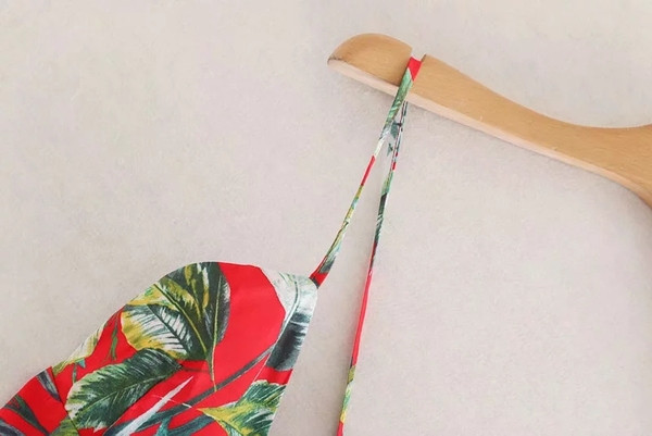 Rochie casual de dama cu bretele subtiri si spatele gol