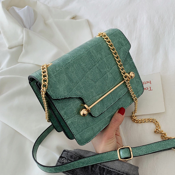 Női bőr táska hosszú füllel több színben