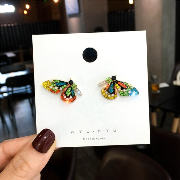 Stílusos női fülbevaló - két színben kövekkel