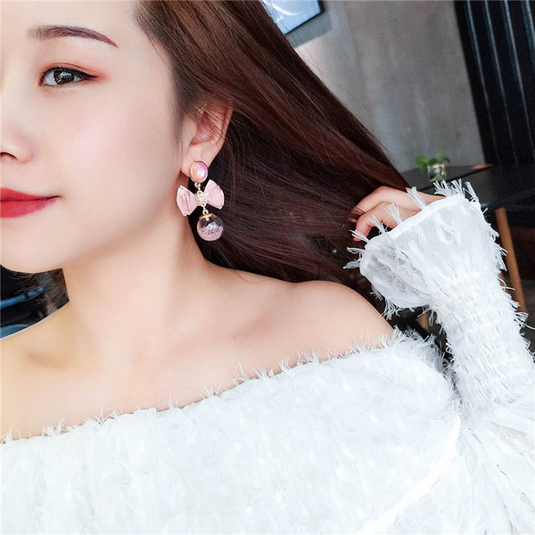 Aktuális női fülbevaló rózsaszín és kék színben