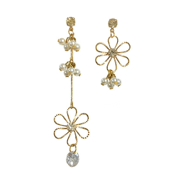 Arany színű női fülbevaló - gyöngyökkel és kövekkel