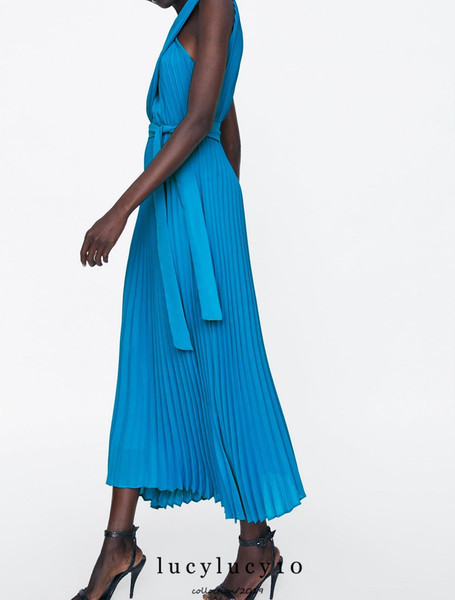 Modern rakott ruha kék színben