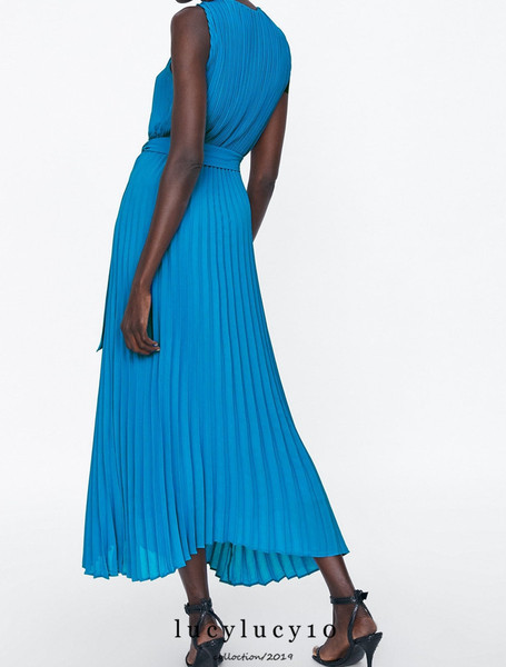 Modern rakott ruha kék színben