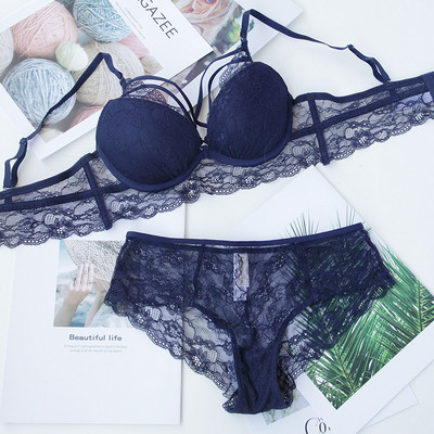 Intim fehérnemű csipkével, három színben