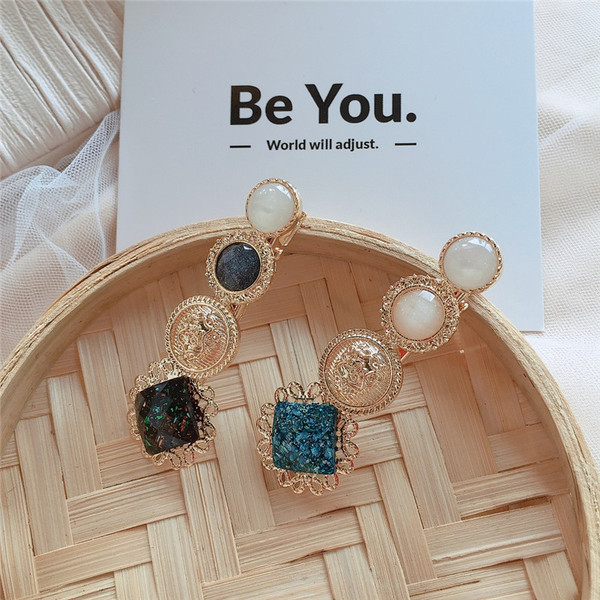 Agrafe de par de dama in doua culori cu perle