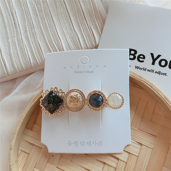 Agrafe de par de dama in doua culori cu perle