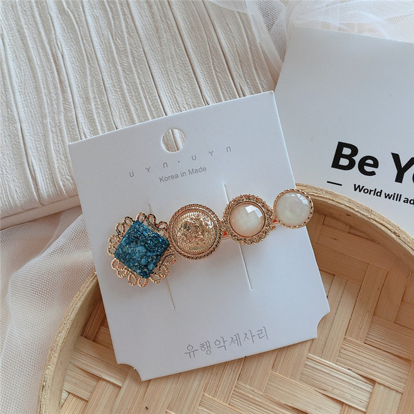 Agrafe de par de dama in doua culori cu perle