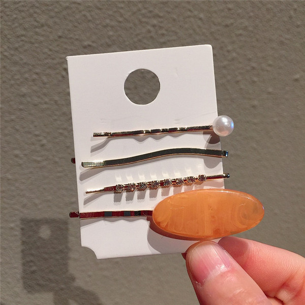 Set de agrafe de păr pentru femei din patru piese în patru culori