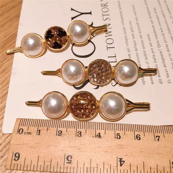 Női hajtűk három színben gyöngyökkel