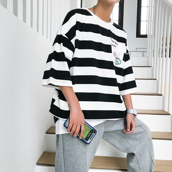 Csíkos férfi póló széles modell, több színben rátéttel