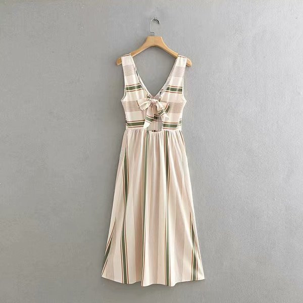 Rochie lungă lejeră cu bretele și spate gol