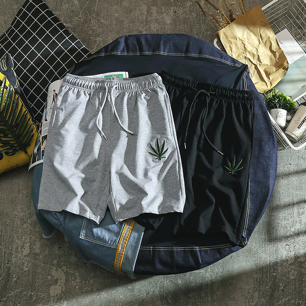 Pantaloni scurți pentru bărbați cu broderie în negru și gri