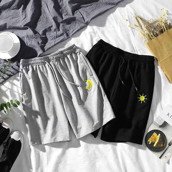 Alkalmi férfi rövidnadrág fekete és szürke hímzéssel