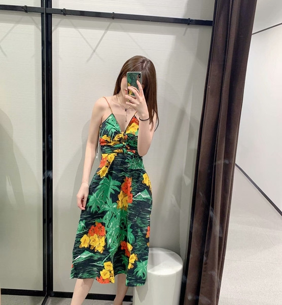 Virágmintás, V-nyakú modern női ruha