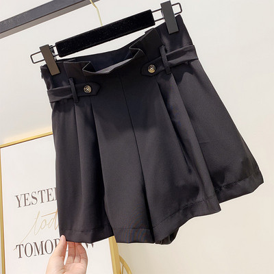 Pantaloni scurti de dama cu talie inalta in trei culori