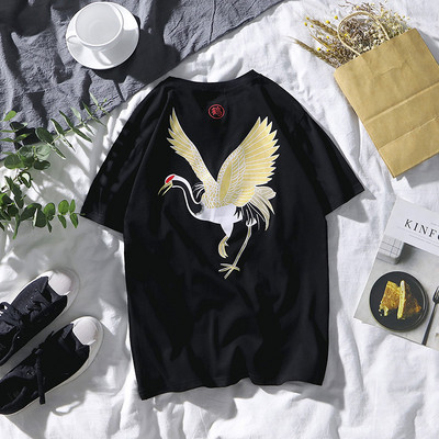 Tricou barbatesc cu imprimeu in negru, galben si alb