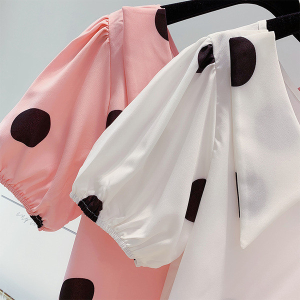 Bluză de damă elegantă cu puncte în alb și roz