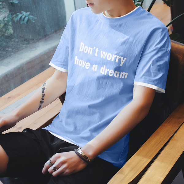 Tricou casual barbatesc cu inscriptie in patru culori