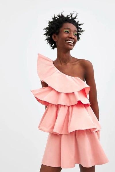 HIT Stílusos női ruha egy ujjal, rózsaszínben