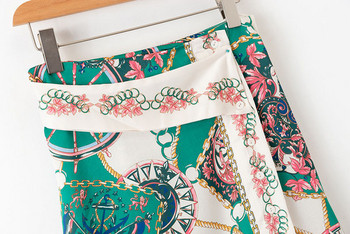 Hosszú női szoknya gombokkal és nyomattal