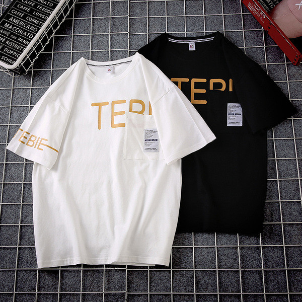 Férfi póló felirattal és zsebbel fekete, fehér és sárga színben