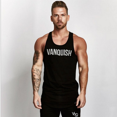 Különböző színekben, felirattal ellátott sport férfi felső