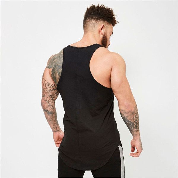 Спортен мъжки потник в различни цветове с щампа