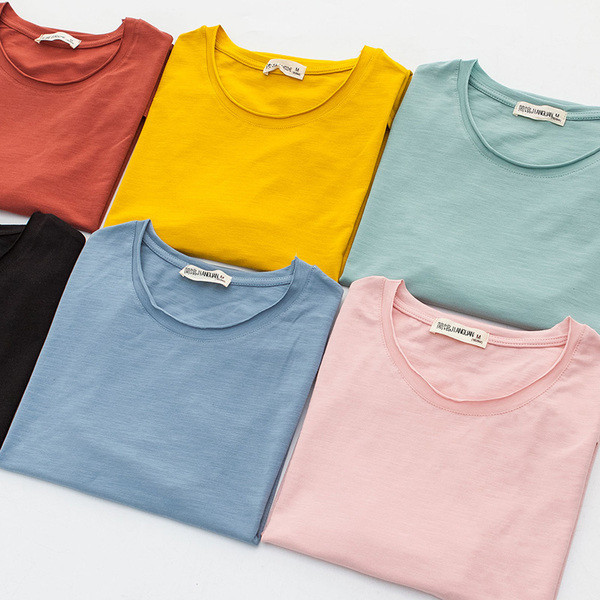 Alkalmi férfi póló O-nyakkal, különböző színekben