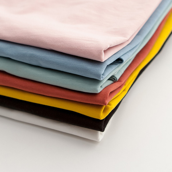 Alkalmi férfi póló O-nyakkal, különböző színekben