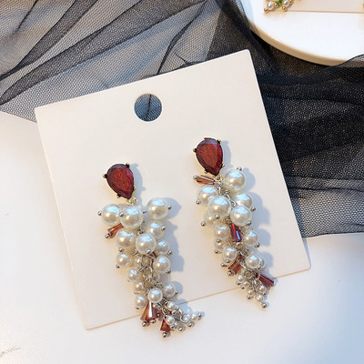 Stílusos női fülbevaló három színben gyöngyökkel