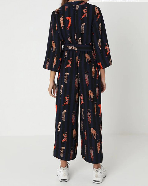 Γυναικεία ολόσωμη φόρμα  με V - ντεκολτέ και εκτύπωση