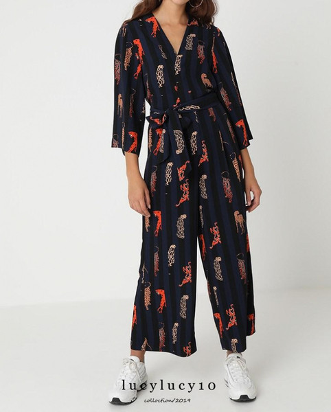 Γυναικεία ολόσωμη φόρμα  με V - ντεκολτέ και εκτύπωση