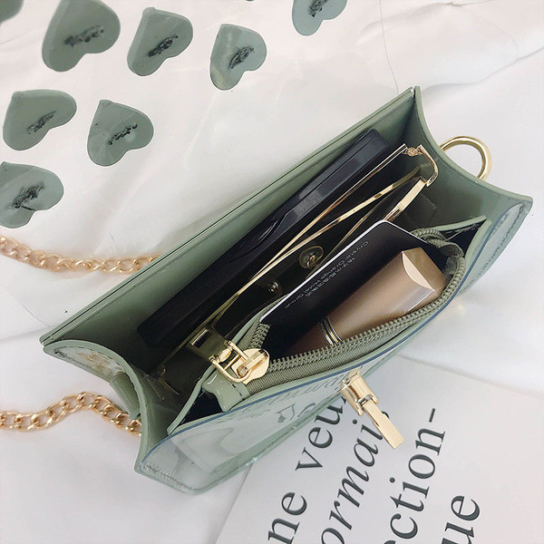 Modern női táska fém díszítéssel és 3D elemmel