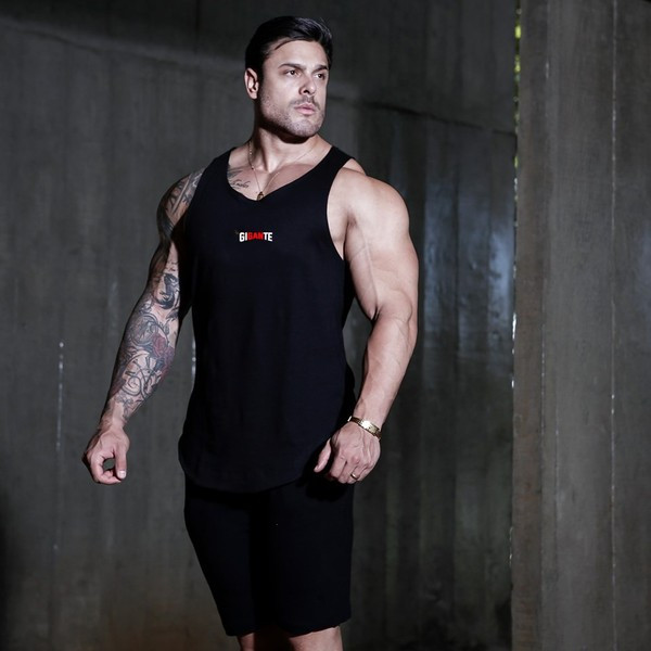 Férfi sportcipő fehér, fekete és szürke felirattal