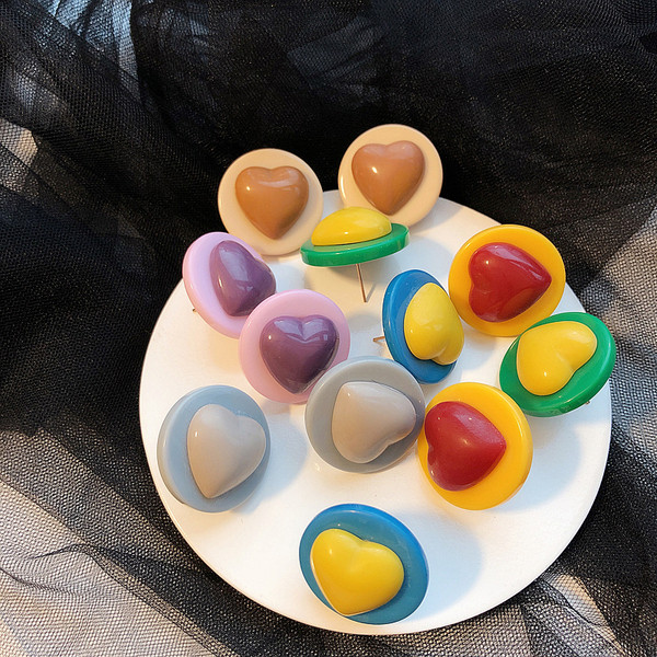 Cercei de dama cu forma rotunda in mai multe culori