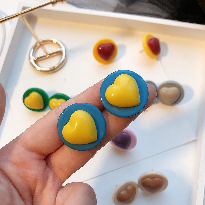 Cercei de dama cu forma rotunda in mai multe culori