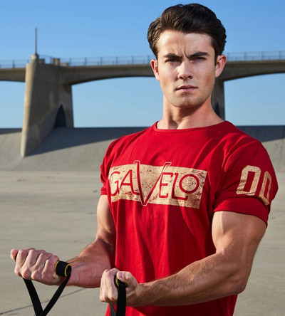 Modern férfi póló fekete és piros mintával