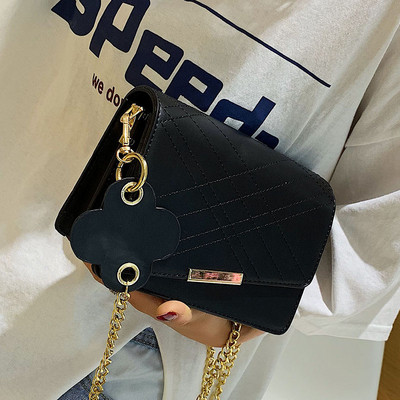 Fém fogantyús női táska több színben